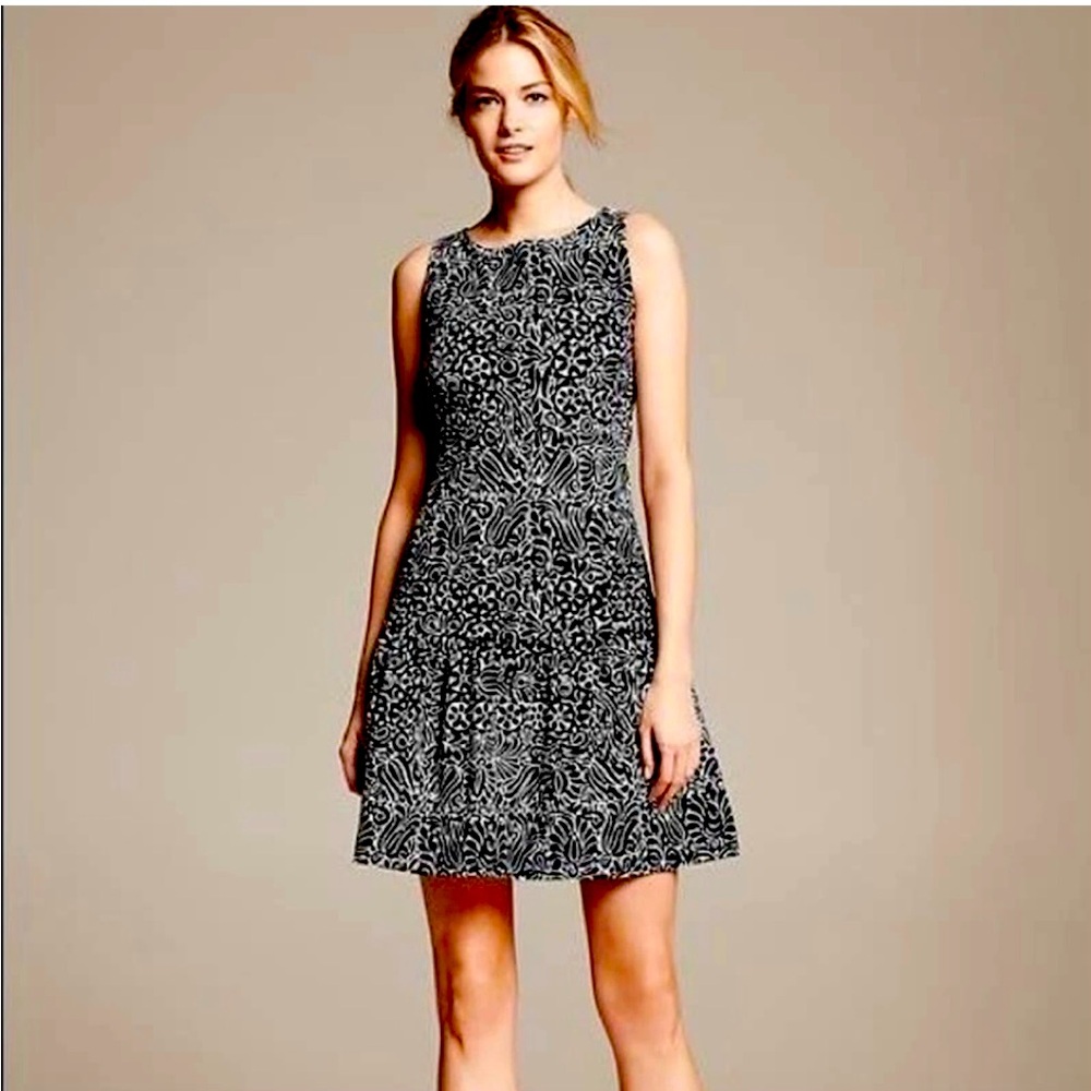 NWOT Banana Republic Marimekko Fit & Flare Dress Size 2 Black White Mod